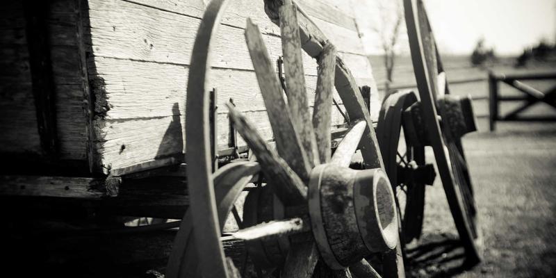 基于华光机电技术的城市应急排水泵站设计：自动化与可靠性研究